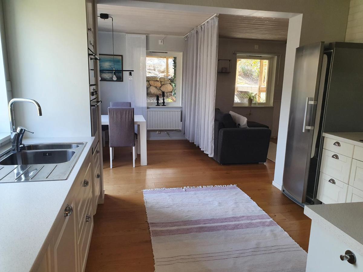 Skaergardsidyll Pa Bjoerkoe Med Gangavstand Havet Apartment Skarvik